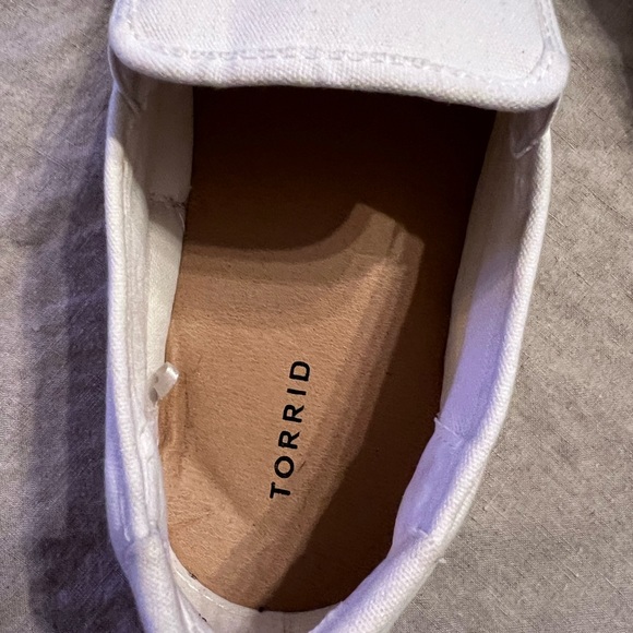 Torrid White Canvas Espadrille Size 8.5 WW New - Picture 4 of 8